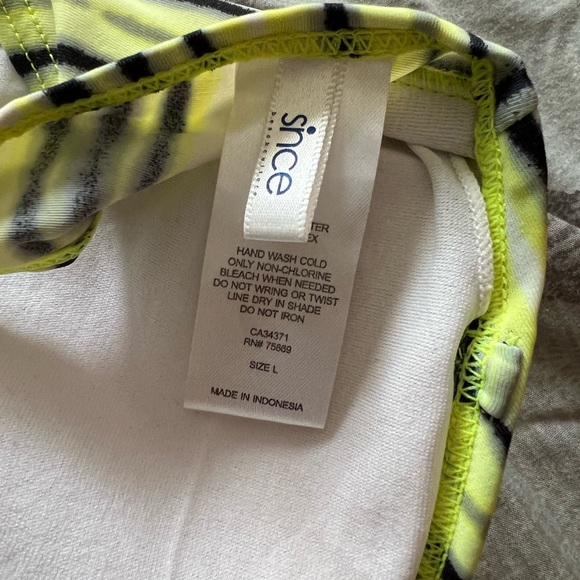 Bikini Top - Picture 2 of 2